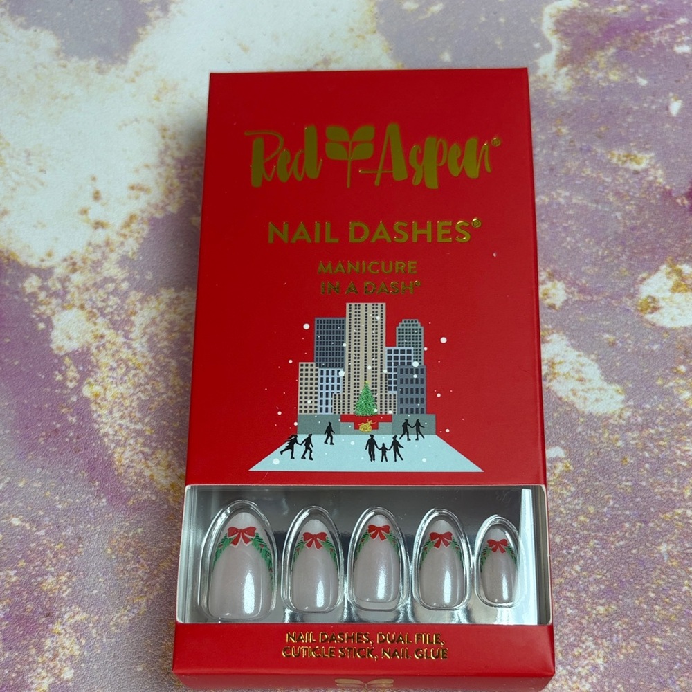 Red Aspen Nail Dashes with Bow Design- At The Rink With Carsyn